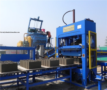 Easy-maintenance concrete block machine