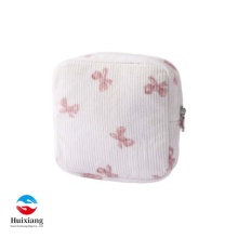 Chic Storage: Light Luxury Leather Cosmetic Bag