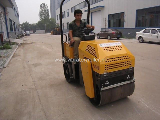 Factory Supply 1 Ton Compactor Vibratory Roller