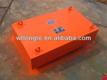 Suspended tramp iron magnet for conveyor