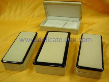 Luxurious Pen Box Wood