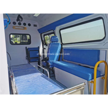 Caminhão diesel da ambulância da clínica médica do trânsito