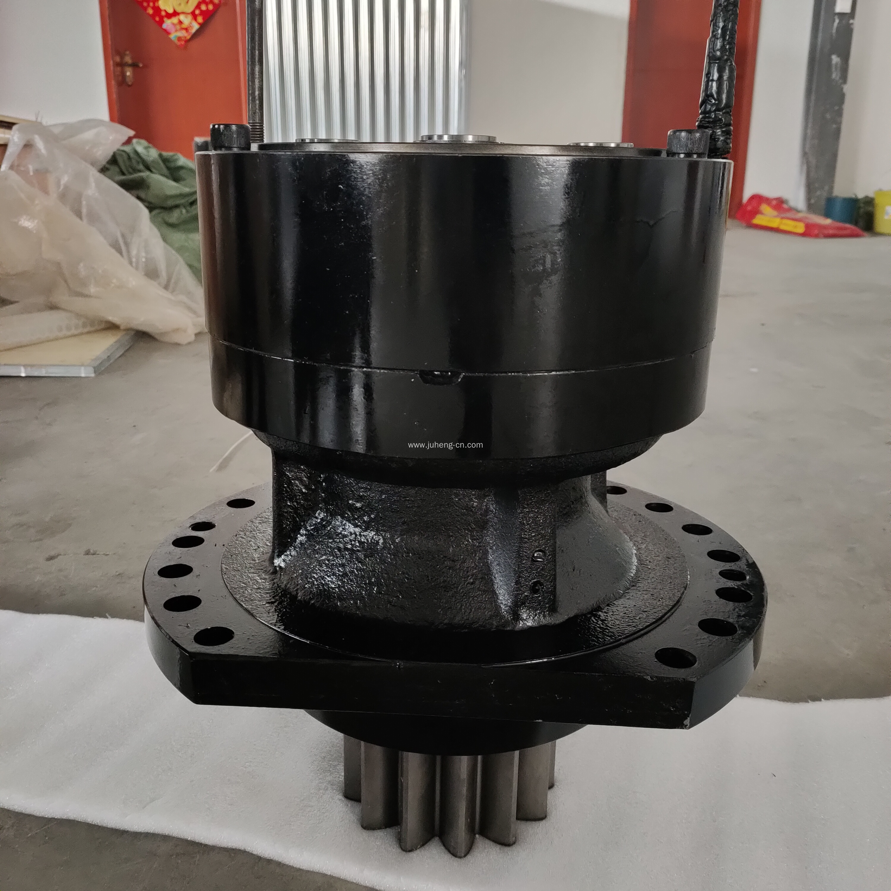 SK200-8 Swing Gearbox SK200-8 Swing Reducer in stock