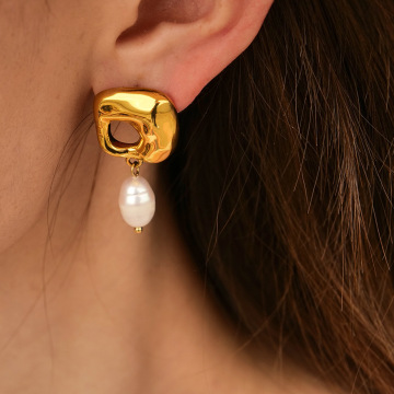 18k Gold Stainless Steel Freshwater Pearl Irregular Earring