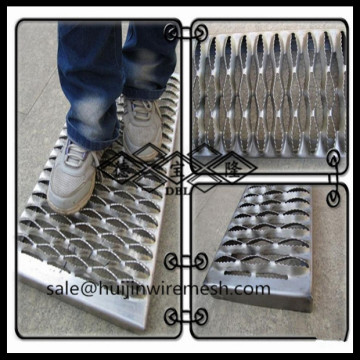 Anti-skid Floor/anti skid perforated floor/anti skid stair treads factory