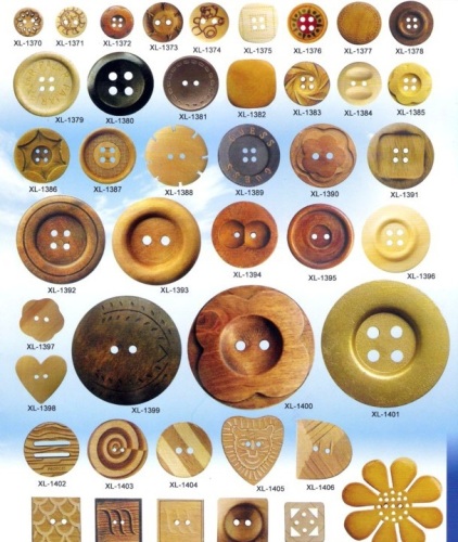 Round 4 Holes Natural Wooden Button