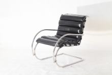 black leather Mr lounge chair