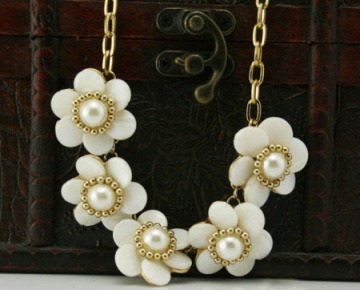 Fashion Gold Chain Enamel Pearl Flower Necklace Ssny-047