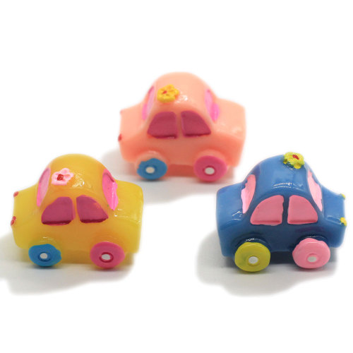 Cartoon Car Resin Decoration 3D Kawaii Trasporti Giocattoli Regali per bambini Ornamento fai da te Abbellimento natalizio Portachiavi Making