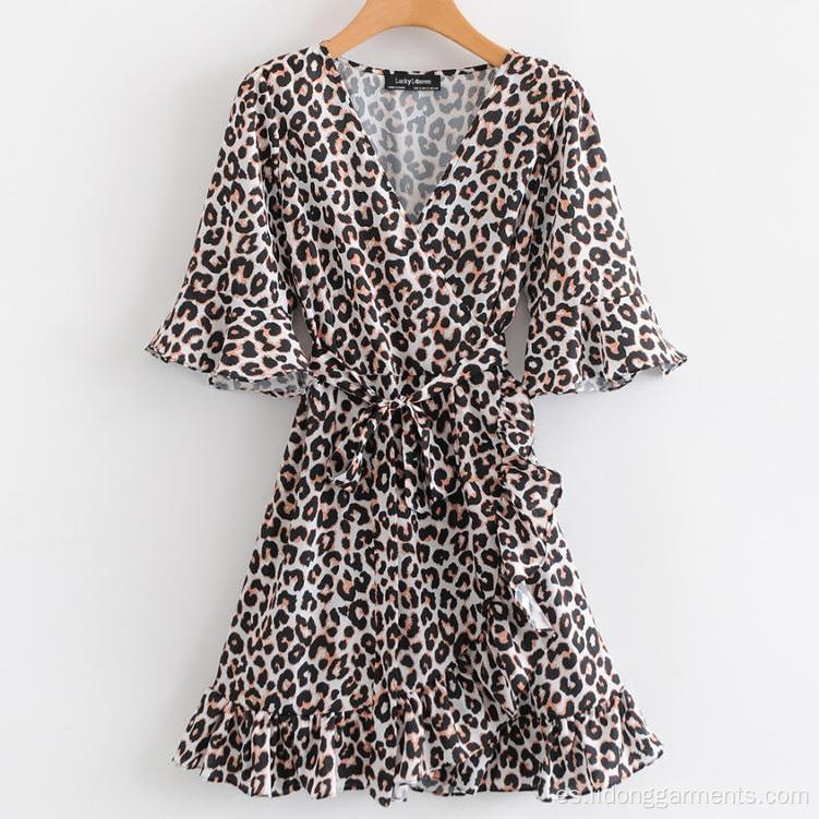 Vestido de manga corta de leopardo