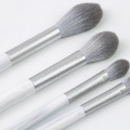 Das neueste silbergraue Make-up-Pinsel-Set für 2021