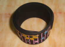 Black Silicone Reflective Slap Bands / Custom Rubber Wrist Bands For Adults Pms Color