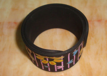 Black Silicone Reflective Slap Bands / Custom Rubber Wrist Bands For Adults Pms Color