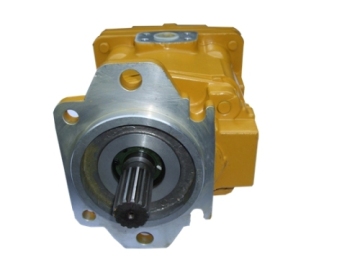 Komatsu hydraulic torque converter movement assembly