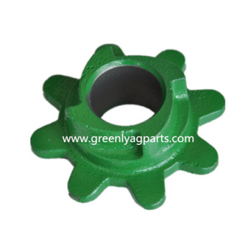 A36735 Chain gathering right hand sprocket for cornheader