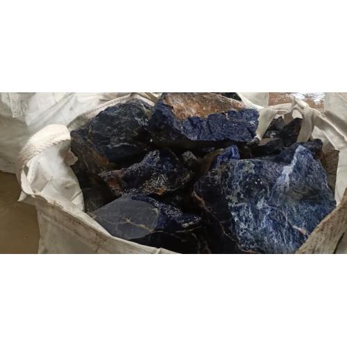 Blok kecil sodalite biru