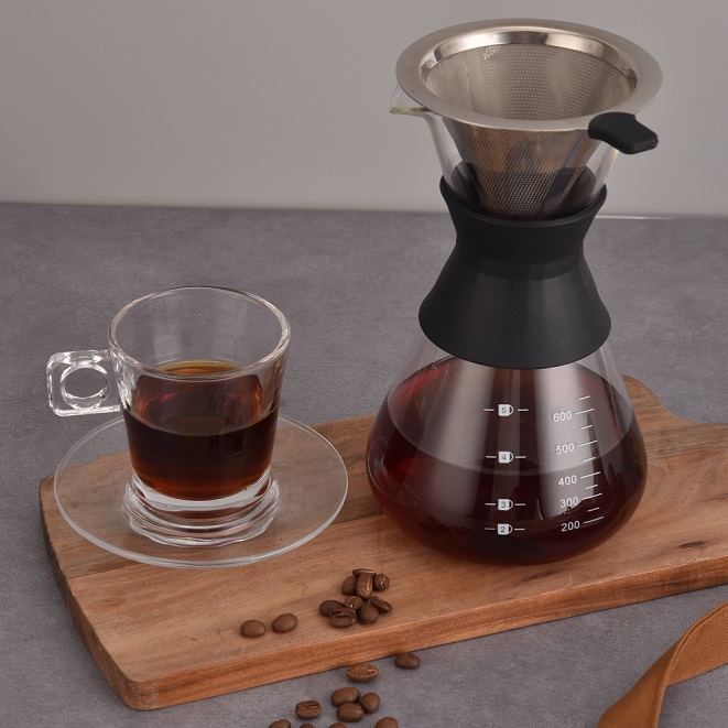 Versare la produttrice di caffè con vetro borosilicato 600 ml
