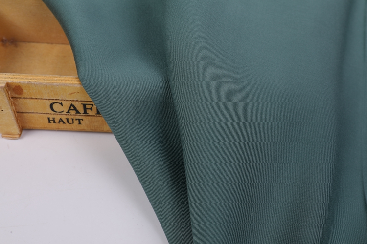 Umweltfreundlich gewebte 145GSM-Beispiele für gefärbte Rayon Twill-Stoffpreis zum Verkauf
