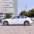 Medelstor bensin hatchback Cadillac CT5