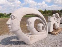china supplier modern marble mother and daughter garden sculpture