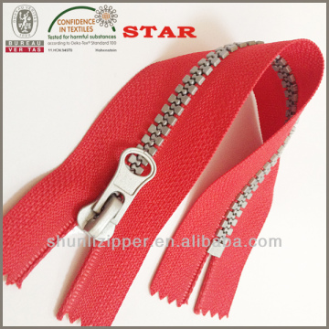 plastic zipper with sliver color teeth