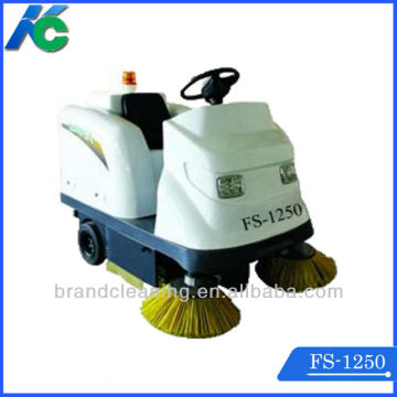 Ride on floor sweeper