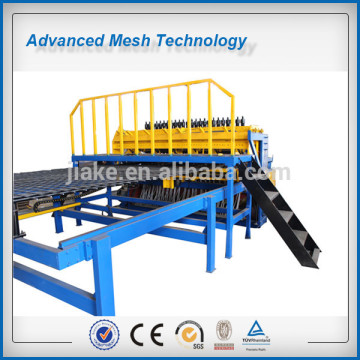 Pavement reinforcement platoon welding machine