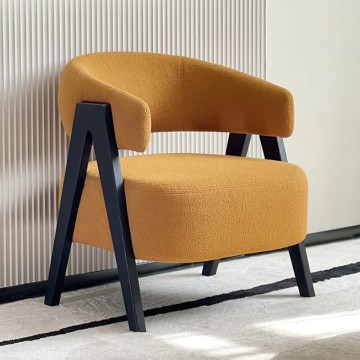 Modern Armrest Lounge Chair with Wood Leg