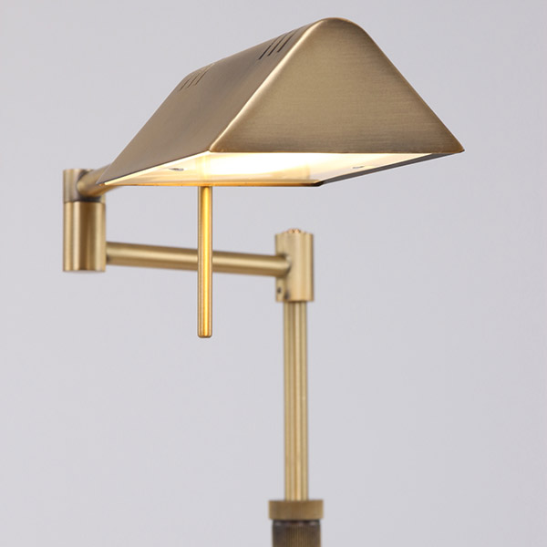 Swing Arm Floorlamp