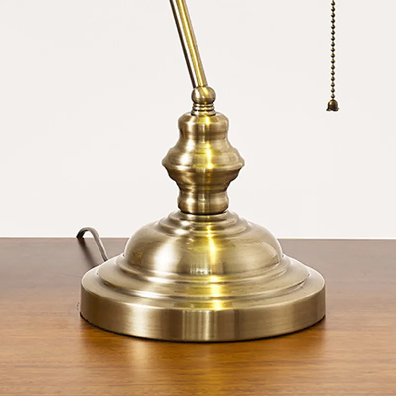 Classic Vintage American Bronze Table Lamp for Elegant Bedrooms
