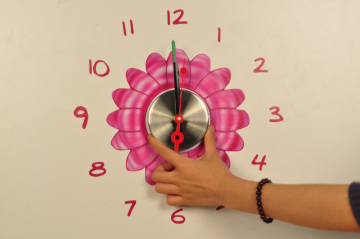 Flower Wall Clock Metal Clock Movement for Home Decor