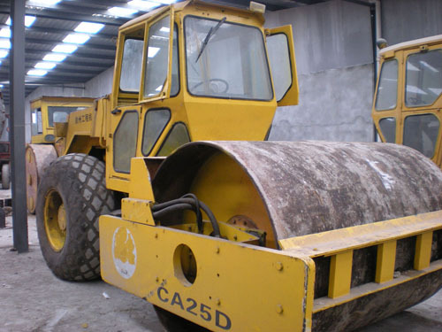 Used Dynapac CA25 vibrating road roller