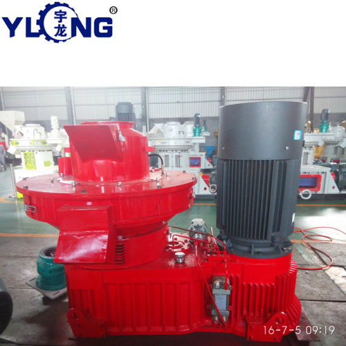 Cotton pellet granulating machine