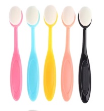 Oval Makeup Brushes Benefits