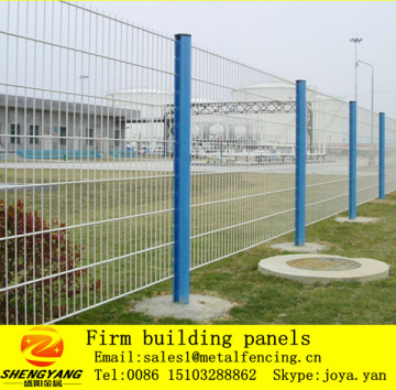 Size customized decent safety mesh fences white PVC painted firm composite fence panels wall beauty steel solid building panels