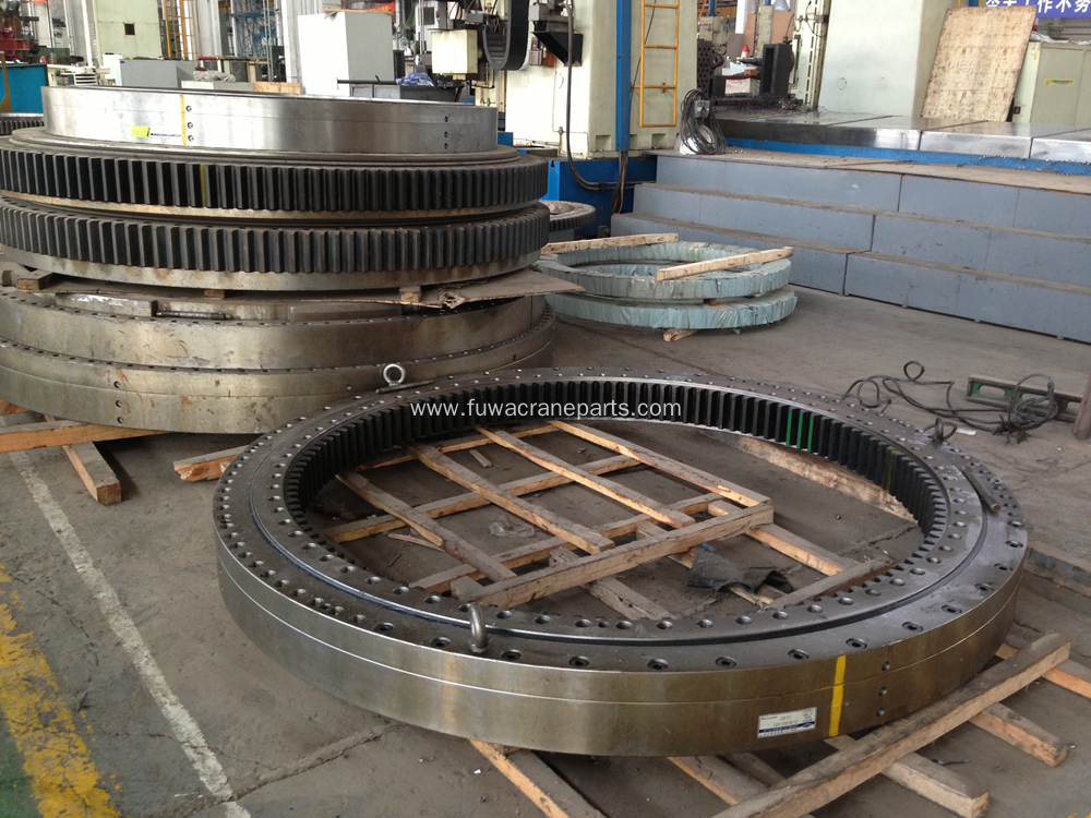 Machinery Slewing Bear/Slewing Ring for Crawler Crane