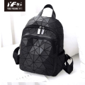 Sac à dos de randonnée imperméable triangle personnalisé en cuir PU