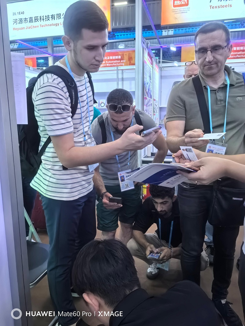 Chuke Intelligent's booth at the Canton Fair was a huge hit, with its laser cleaning and marking equipment selling out to international buyers