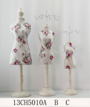 Modern floral print jewelry packaging & display