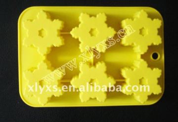 silicone bake pan with flower shaped