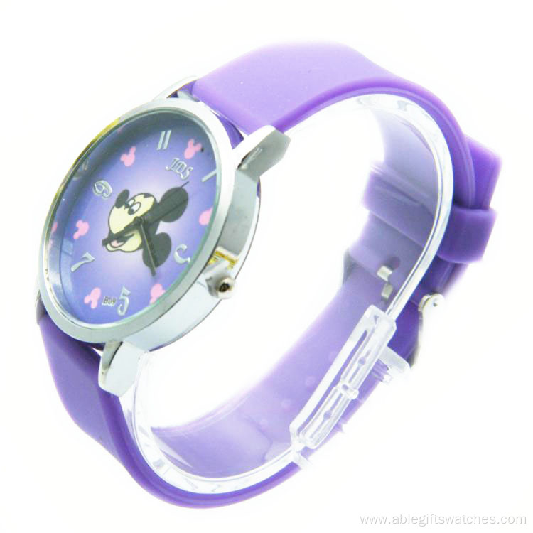 Low cost silicone classic watch for unisex