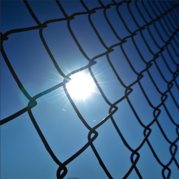 Galvanized Diamond Mesh Fence