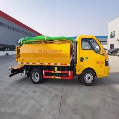 2000L Vacuum sewage suction truck