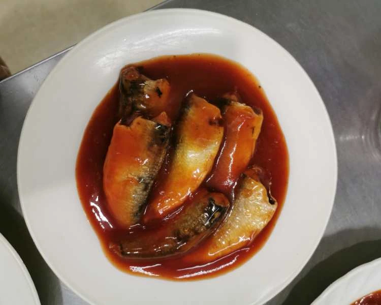 China Canned Sardines in Tomato Sauce, Vegetable Oil 125g