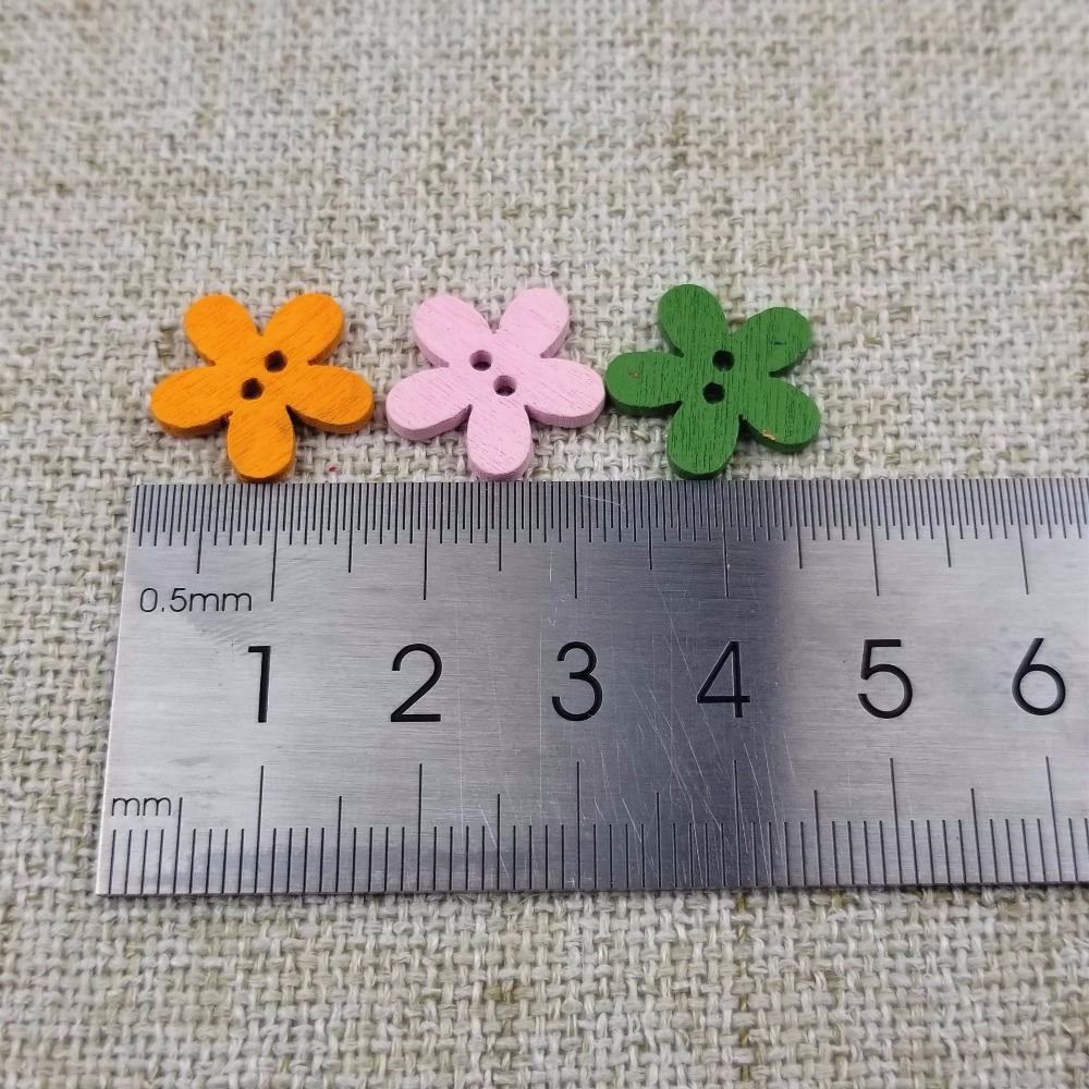 Multicolor 100pcs 14x15mm 2 Holes Mixed Flower Wooden decorative Buttons Fit Sewing Scrapbooking Crafts