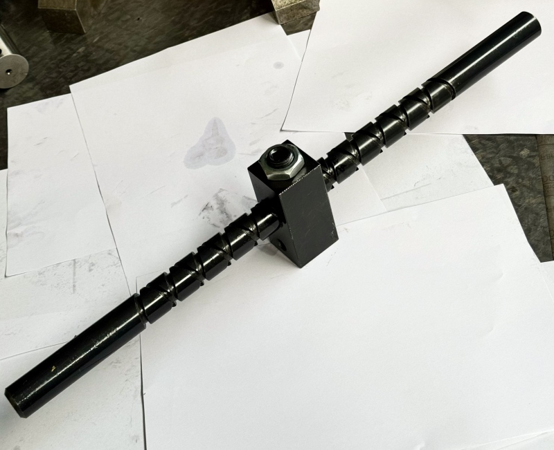 the Reciprocating lead screws