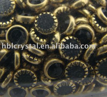 metal around hot-fix stone