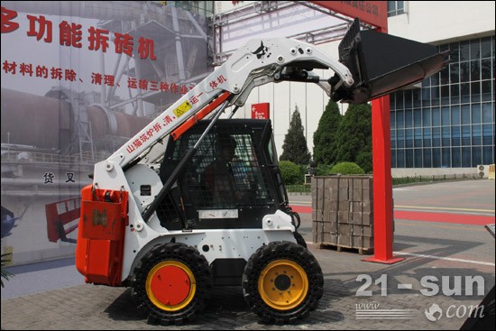 Мини-погрузчик Bobcat S1604 Bobcat S160 Skid Steer Loader4
