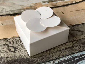 White Paper Favour Box Birthday Anniversary Wedding & Party Gift Boxes