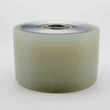 Urethane rolling conveyor roller for pallet